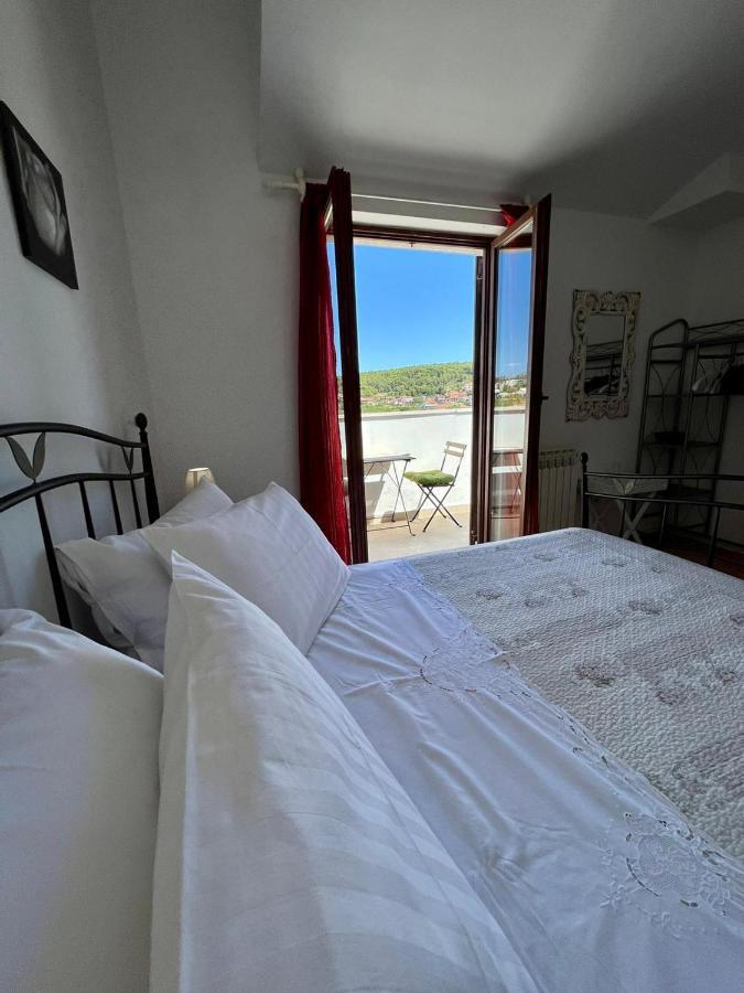 Apartman Gorana With Swimming Pool Jelsa  Exterior foto