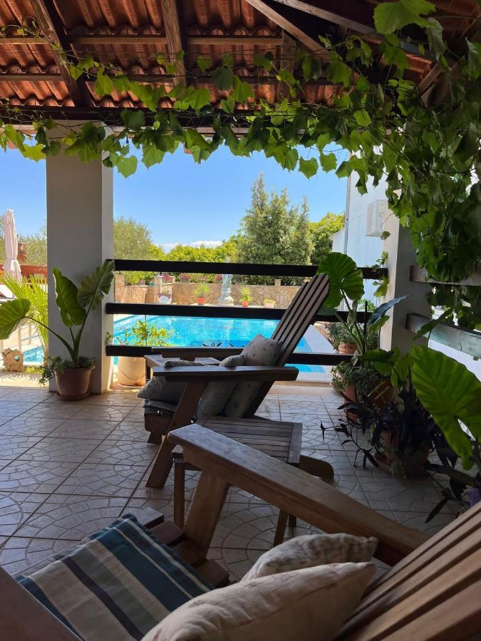 Apartman Gorana With Swimming Pool Jelsa  Exterior foto