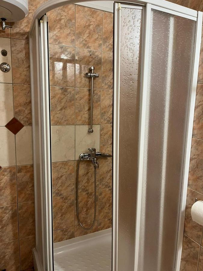 Apartman Gorana With Swimming Pool Jelsa  Exterior foto