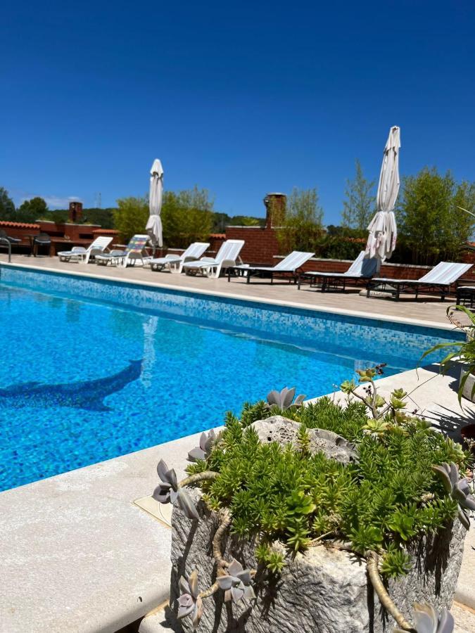 Apartman Gorana With Swimming Pool Jelsa  Exterior foto