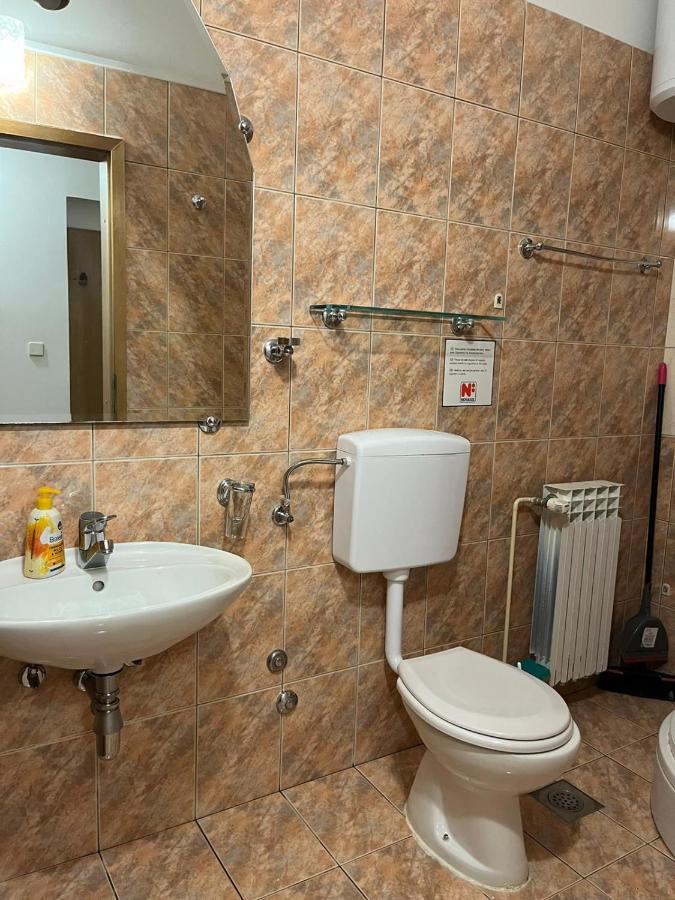 Apartman Gorana With Swimming Pool Jelsa  Exterior foto